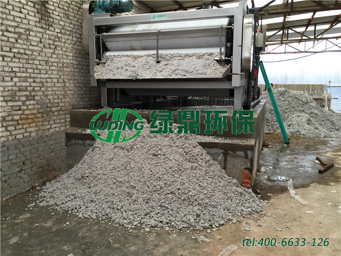 可移動(dòng)車載污泥脫水設(shè)備